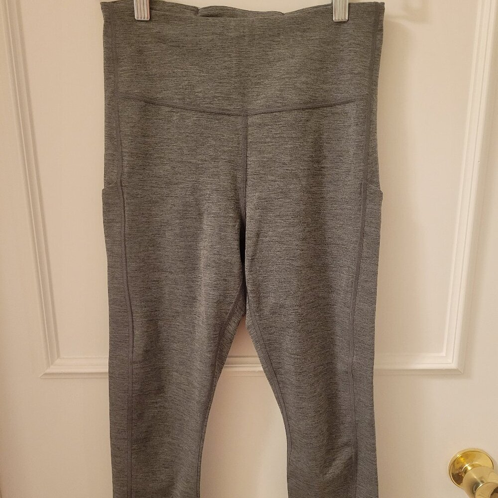 Like New Athleta Ultimate Stash Pocket Capri
